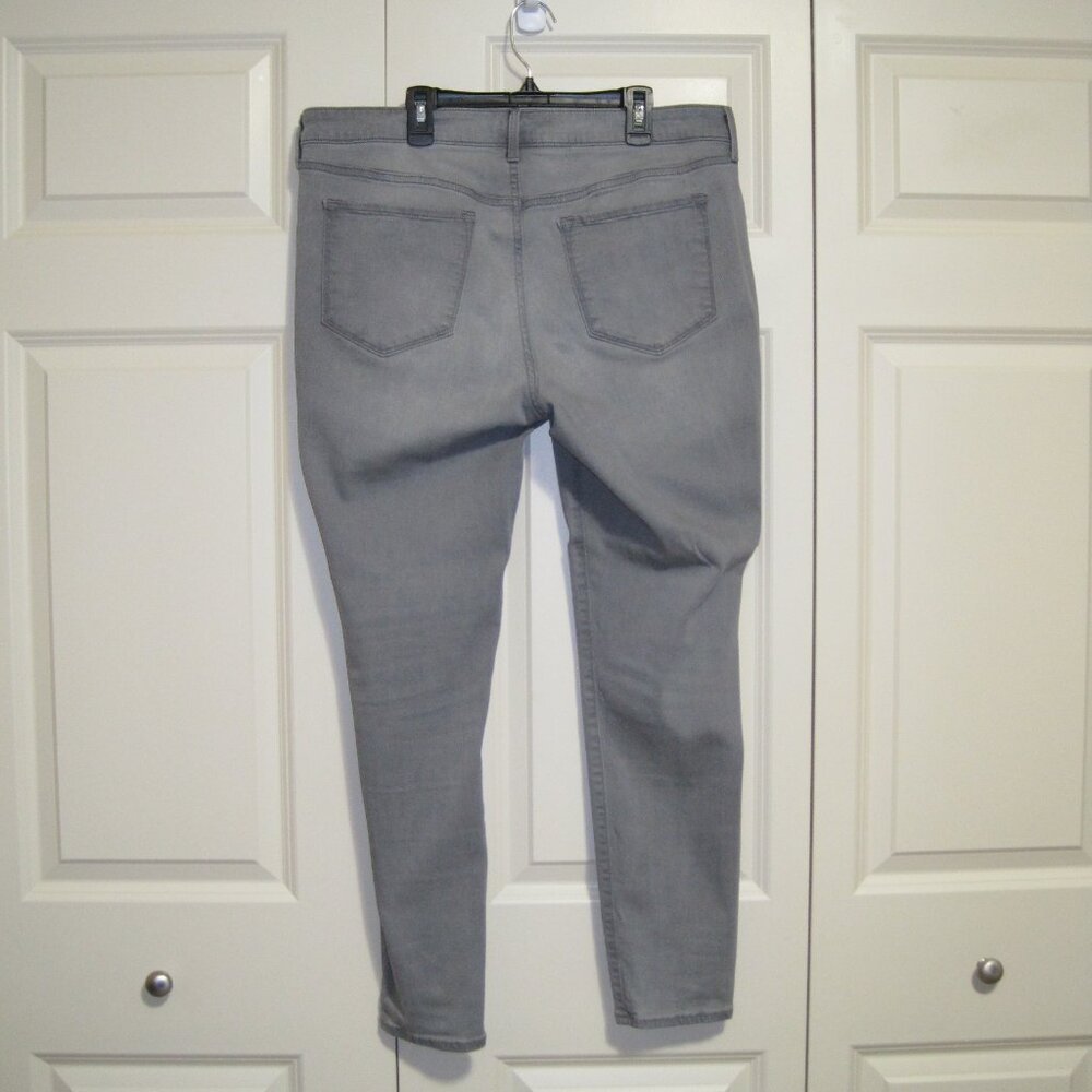 Old Navy Women's Skinny Jeans - Gray